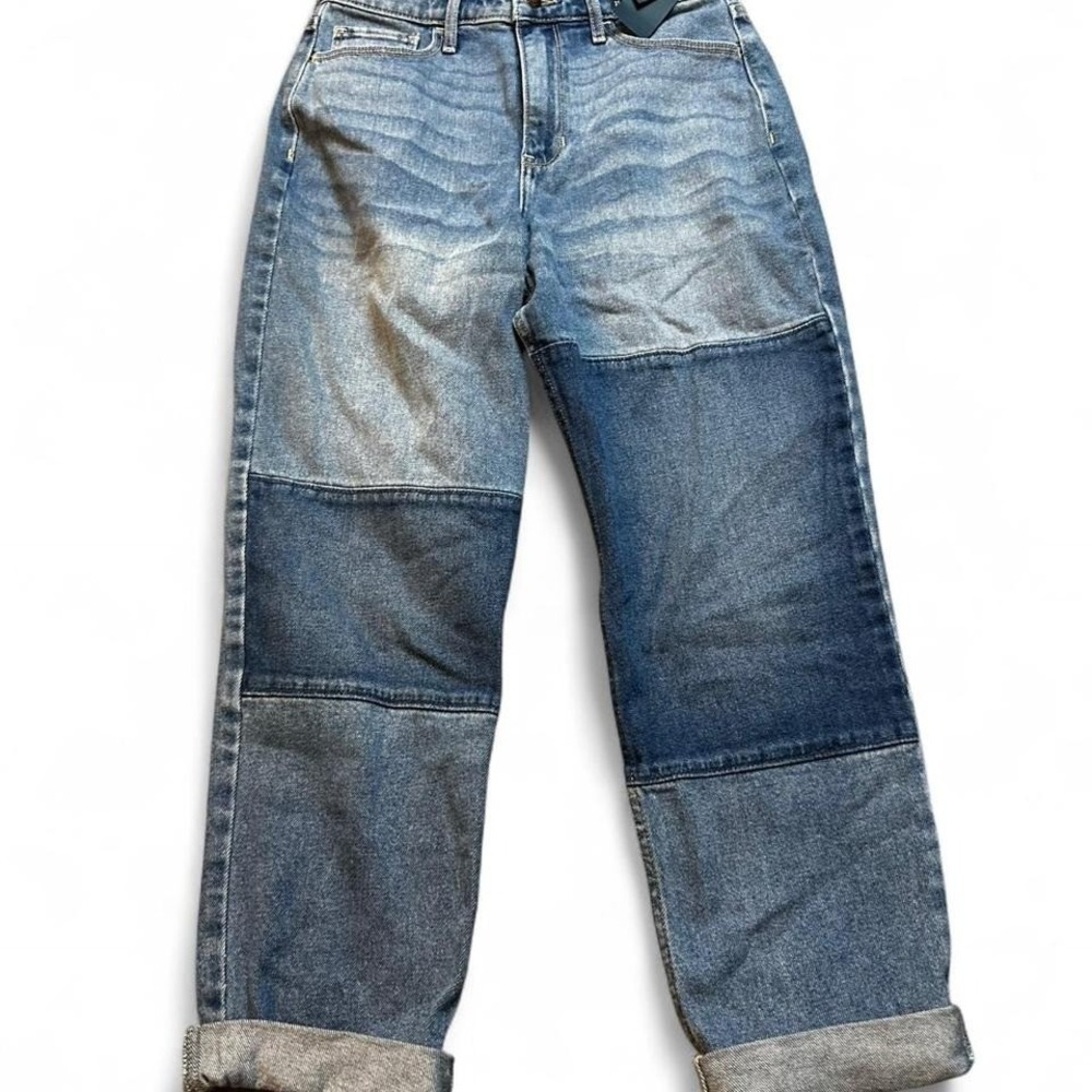 Hollister ultra high rise mom jeans size 26x25 brand new with tags